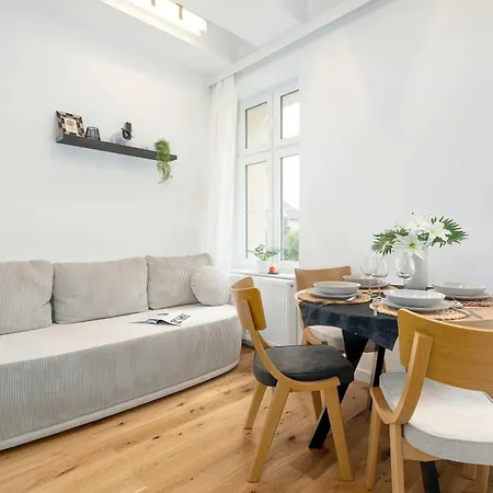 Апартаменты Stylish Studio Near The Market Square Poznan Garbary 62 By Heyrent