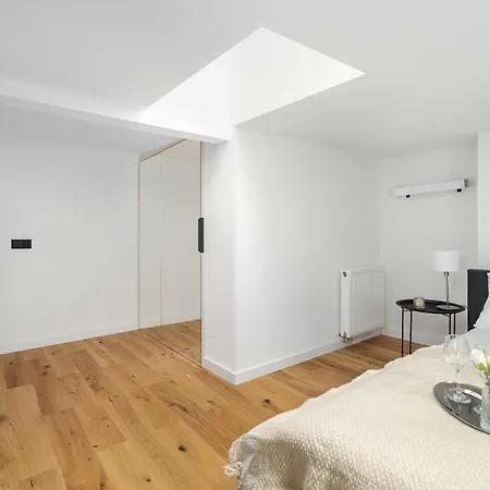 Stylish Studio Near The Market Square Poznan Garbary 62 By Heyrent