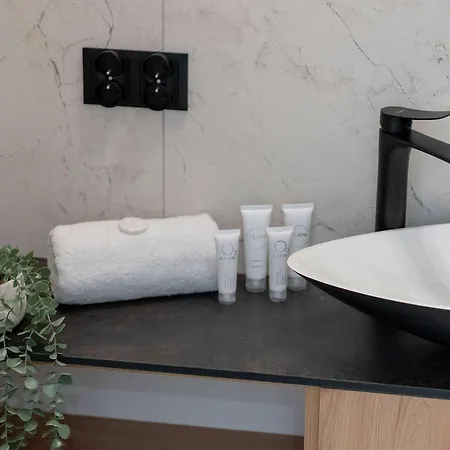 Апартаменты Stylish Studio Near The Market Square Poznan Garbary 62 By Heyrent